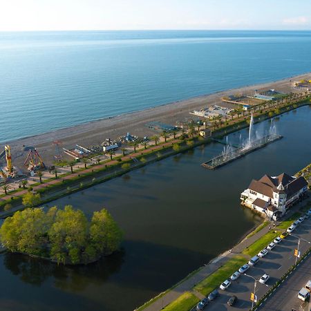 Seaside Resort In New Orbi Twins Batumi Exterior foto
